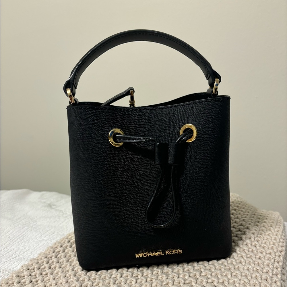 Michael Kors XS Suri Mini Bucket Crossbody Drawstring Shoulder bag